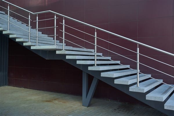 Stainless steel balustrade for outdoor stairs