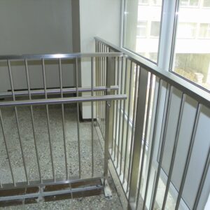 Turėklai mokykloms nerūdijančio plieno