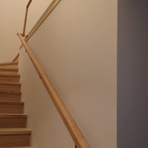 Mediniai turėklai ant stiklo