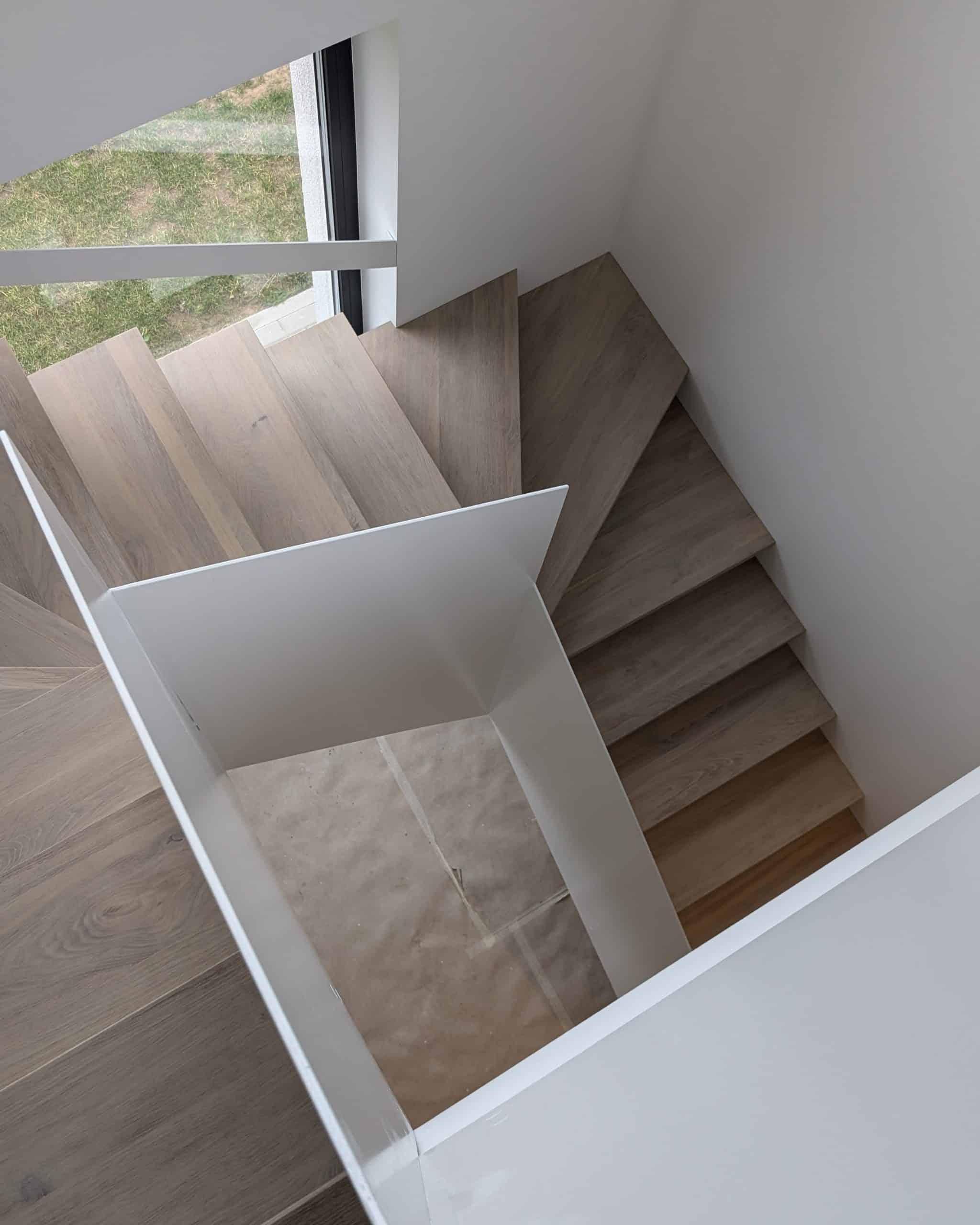 LT139 2 Turėklas iš metalo lakšto