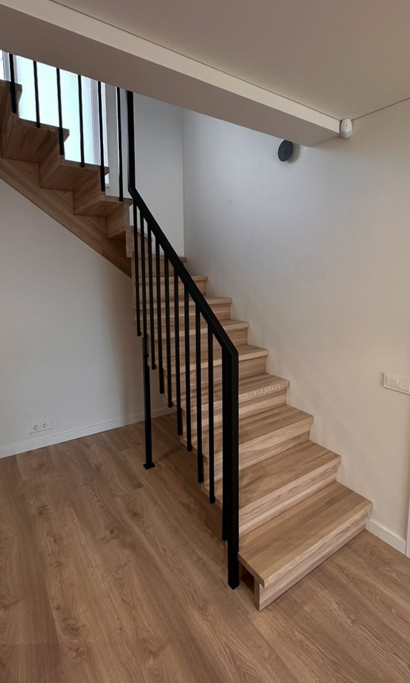 LT140 2 Kvadratiniai turėklai Vilnius